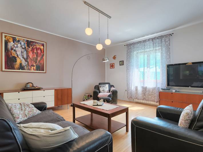 Ferienhaus für 6 Personen, mit Terrasse und Garten in Sisan - 4