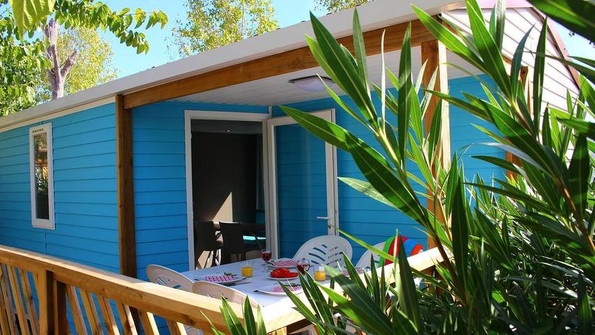 Camping voor 4 personen, with whirlpool and zwembad as well as terras in Vias