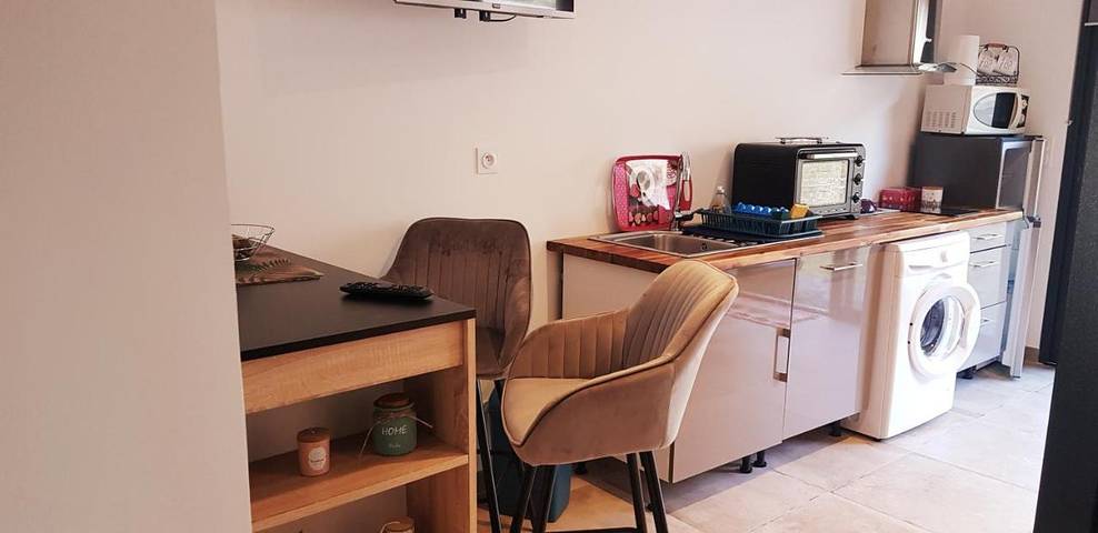 Gîte pour 2 personnes, avec jardin ainsi que terrasse et vue à Castirla - 4