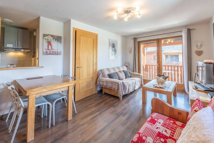 Apartamento entero, Apartamento «Le Madres» con vistas al lago y terraza privada in Les Angles, Parque Natural Regional de los Pirineos Catalanes