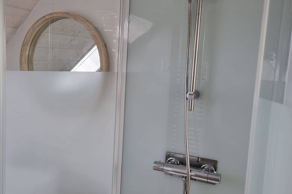 Petite Maison de Pêcheur à 10 m de la Plage, Avec Jardin Clos in Treffiagat, Quimper region