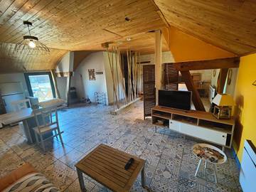 Gîte pour 4 personnes, avec terrasse et jardin à Châteauvieux