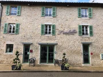 Hôtel pour 2 personnes, avec terrasse, animaux acceptés dans Val-Revermont