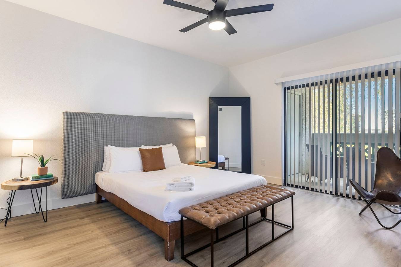 Entire apartment, Cozysuites 1Br 1Ba at Kierland Commons with pool in Phoenix, Maricopa County