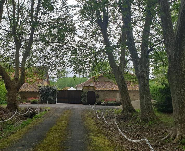 Gîte pour 2 personnes, avec piscine ainsi que jardin et vue à Saint-Paul-Lizonne - 3