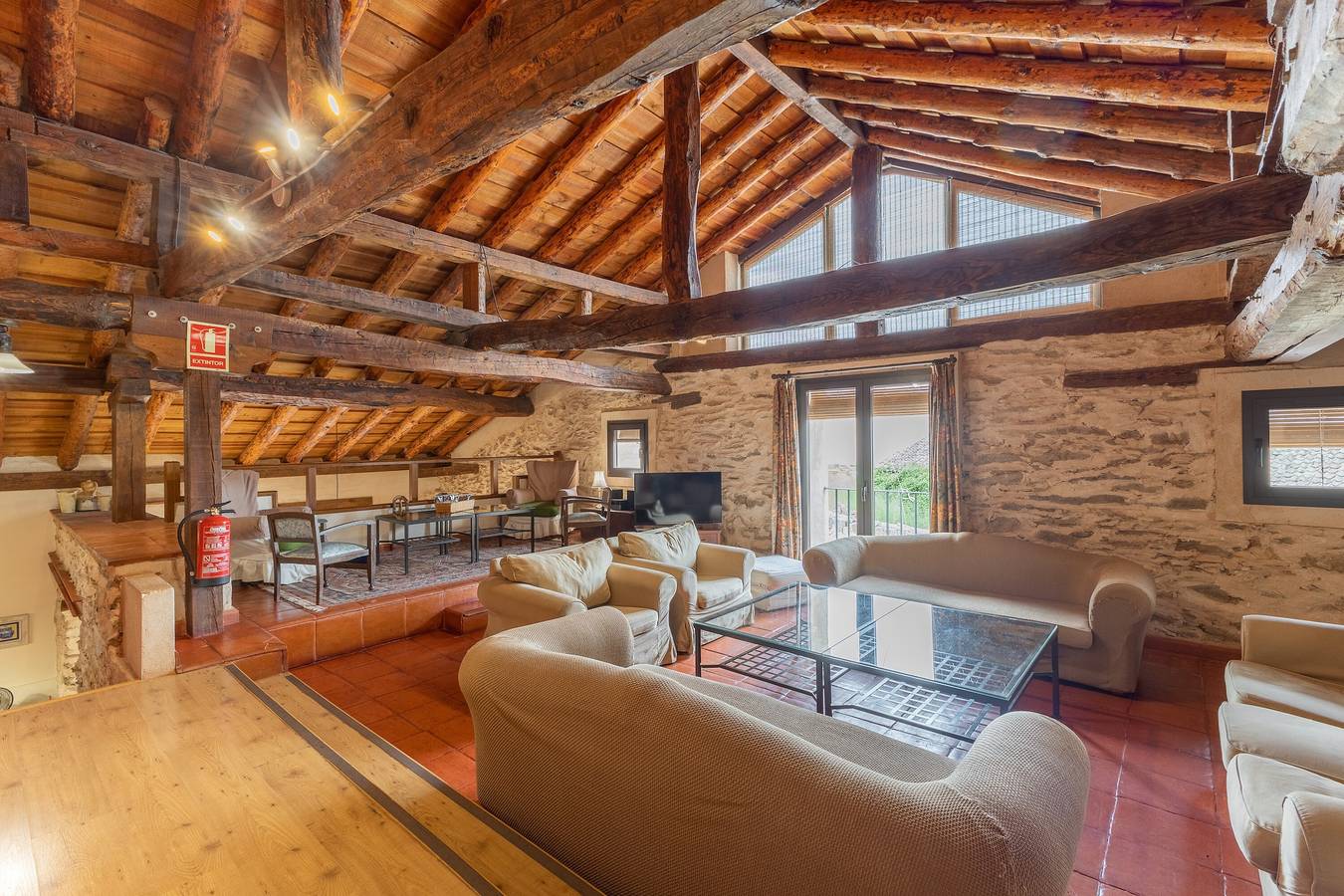 Casa de vacaciones 'La Casona Y Casitas De Tabladillo' con piscina privada, terraza privada y jardín in Santa María la Real de Nieva, Provincia de Segovia