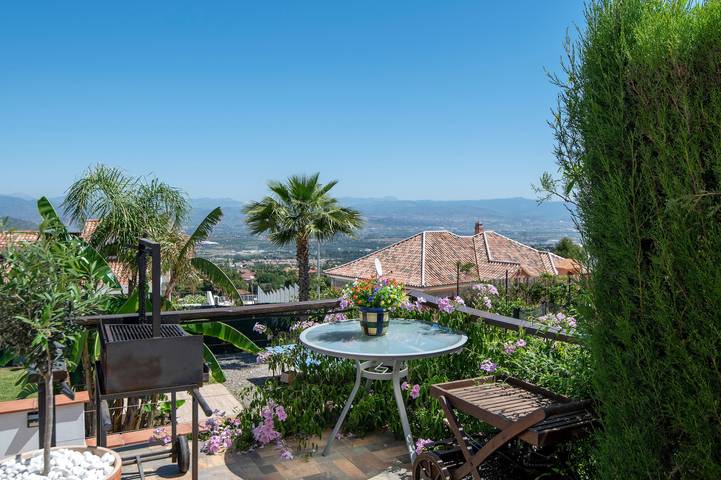 Familienvilla nahe Málaga mit beheiztem Pool und Platz für 12 Personen in Pinos de Alhaurín, Alhaurín de la Torre
