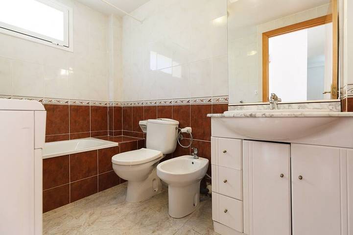 Entire apartment, Beachfront apartment perfect for small families · Uhc Arco Del Sol 165 in Platja de l'Arenal (Vandellòs i l'Hospitalet de l'Infant), Vandellòs i l'Hospitalet de l'Infant