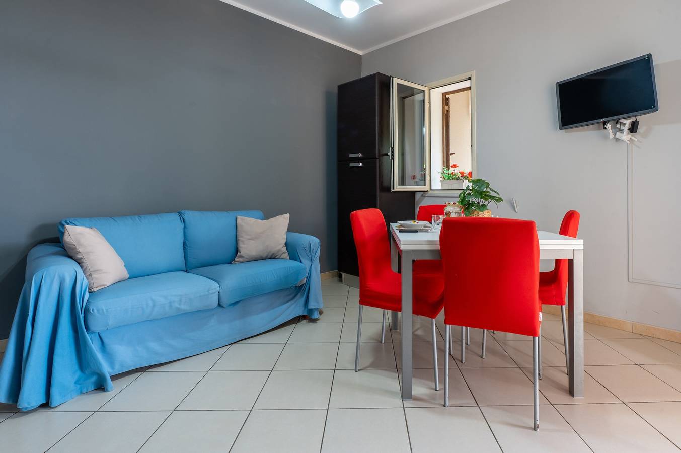 Villa Tiffany con terrazza privata, Wi-Fi e aria condizionata, vista giardino in Piana Calzata, Provincia di Palermo
