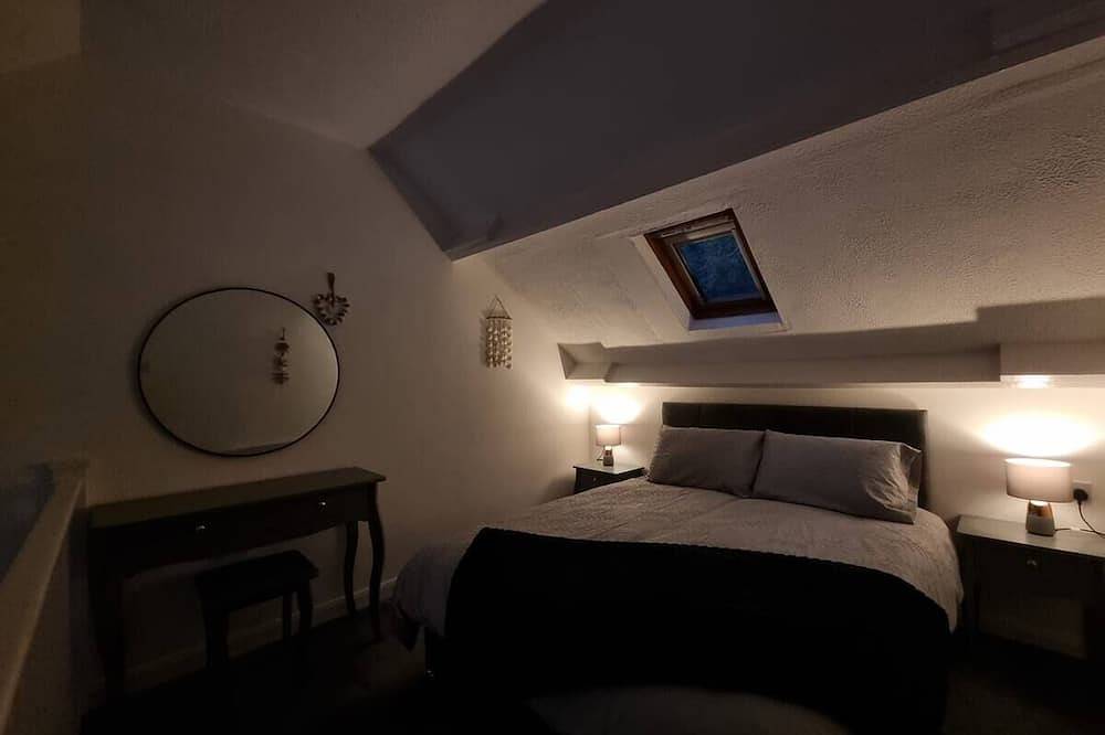 Cosy Moat House Cottage No.6 in Pembroke, Pembrokeshire