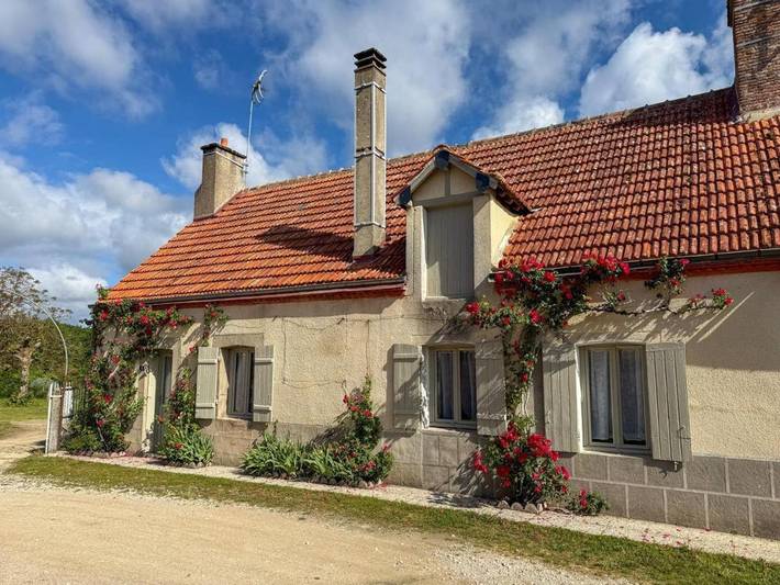 Location de vacances pour 6 personnes, avec jardin à Villeny - 4