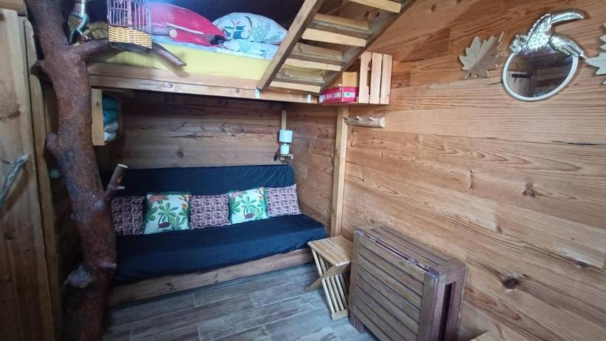 Gîte pour 4 personnes, avec jardin et terrasse ainsi que piscine et jacuzzi à Chatuzange-le-Goubet - 3