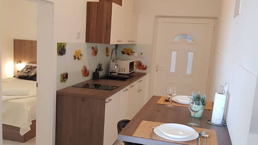 Ferienwohnung für 4 Personen, mit Pool und Terrasse in Novalja