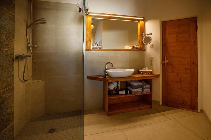 Ferienhaus für 8 Personen, mit Garten und Sauna sowie Whirlpool und Pool in Alpenwelt Karwendel - 4