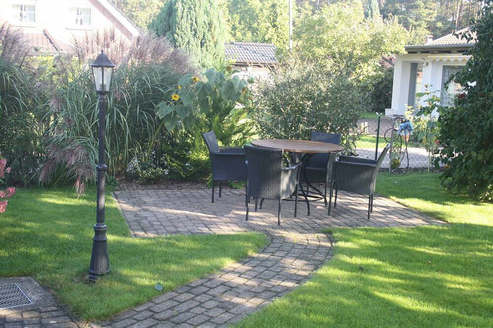 Ferienhaus in Bernau bei Berlin in ruhiger Lage mit Veranda und Terrasse in Bernau bei Berlin, Barnimerland Region