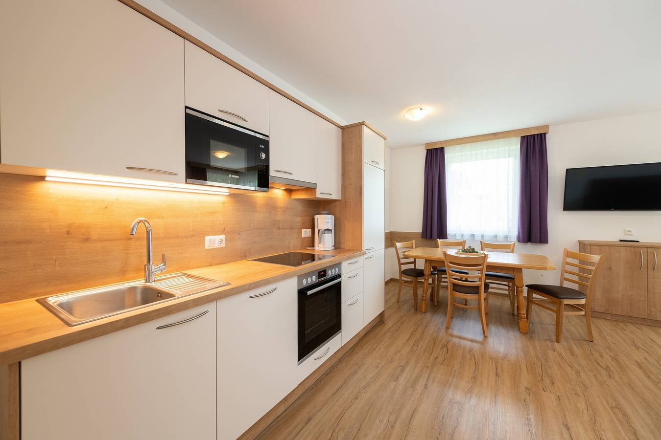 Ganze Wohnung, Apartment 'Gästehaus Egger 1' mit Bergblick, Balkon und Wlan in Großarl, Ski Amadé