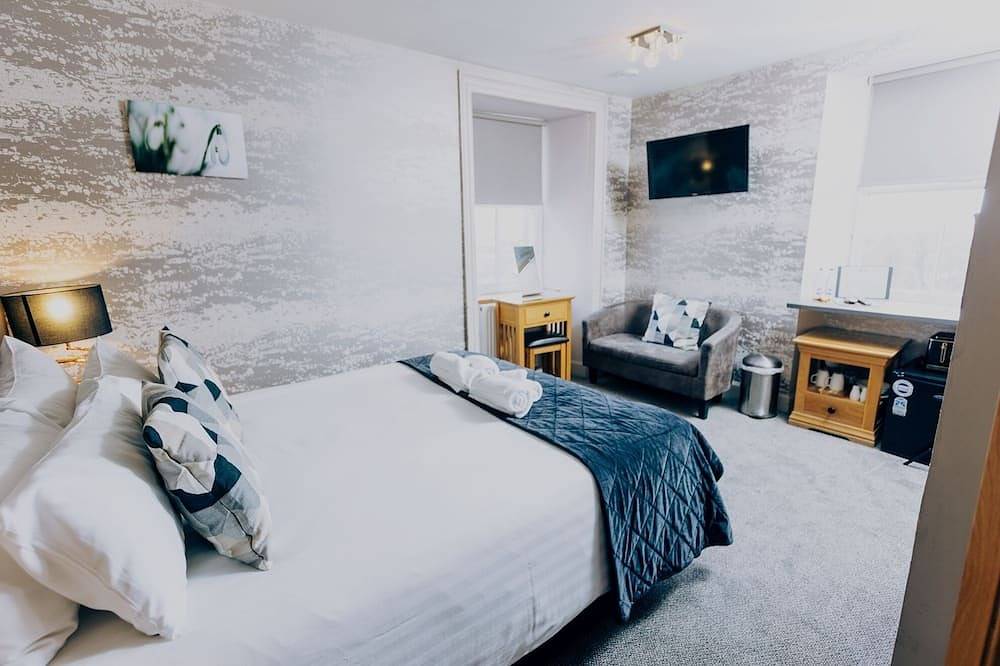 Entire apartment, The Tower - Snowdrop Room in Crieff, Perthshire