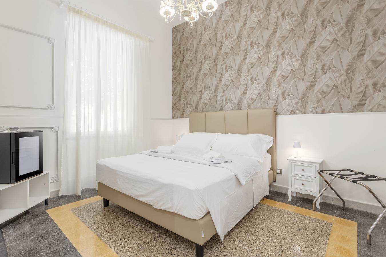Room 'Vista Sulla Città 1' with Shared Terrace, Wi-Fi and Air Conditioning in Palermo, Palermo Province