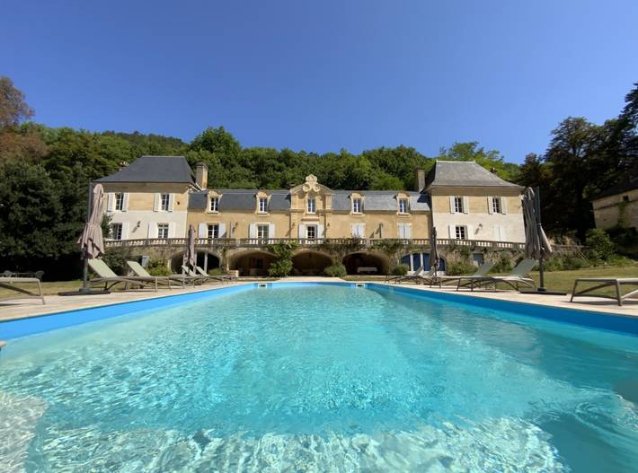 Chambre d’hôte pour 2 personnes, avec jardin et piscine à Castels