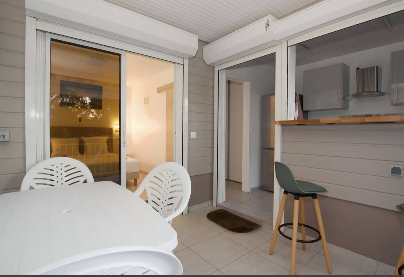 Apartamento entero, Apartamento con vistas en Fort-de-France 30 m² y piscina compartida in Martinica