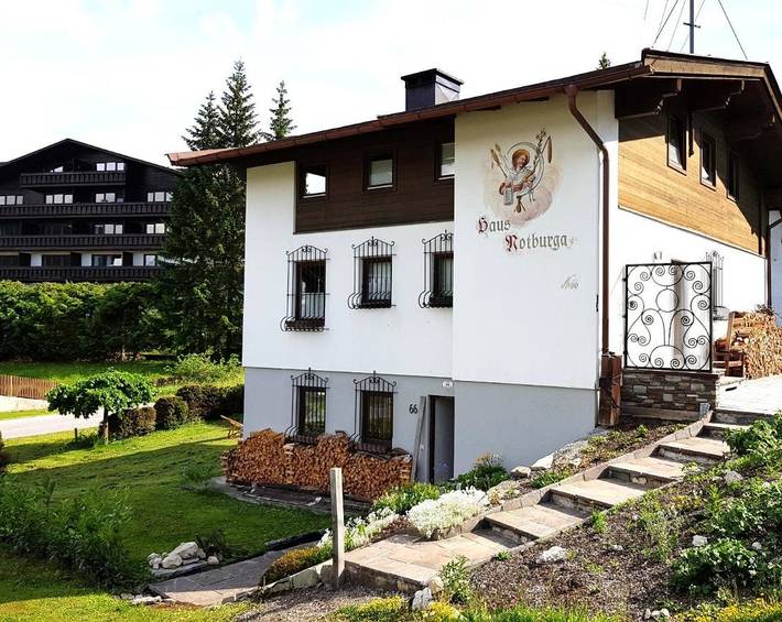 Hütte für 10 Personen, mit Garten und Ausblick in Seefeld in Tirol