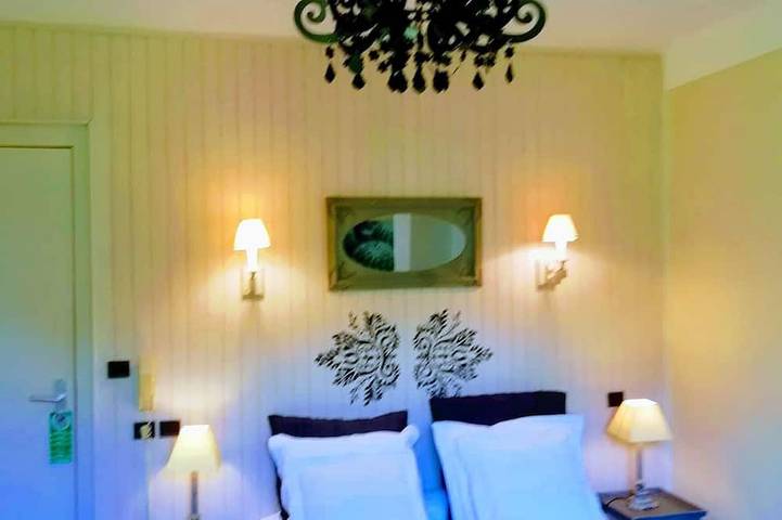 Location de vacances pour 2 personnes, avec jardin et piscine à Casteil - 2