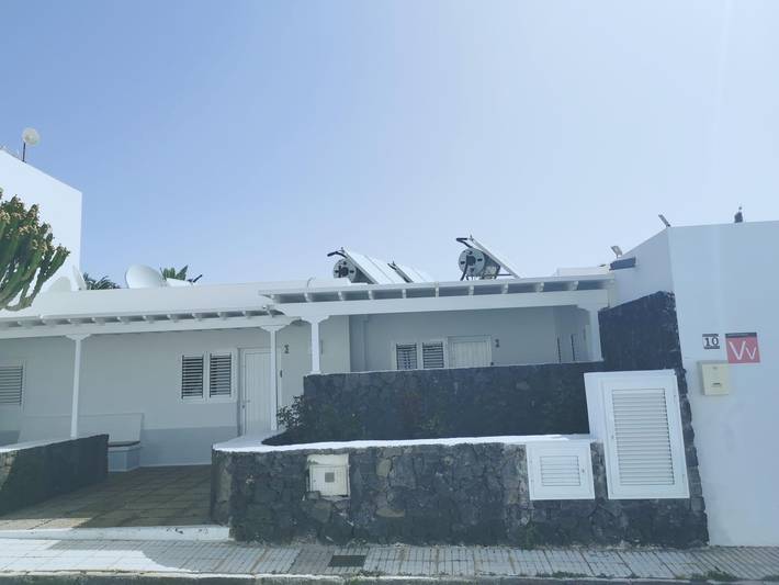 Gîte pour 2 personnes, avec piscine ainsi que terrasse et jardin dans Tahiche - 2