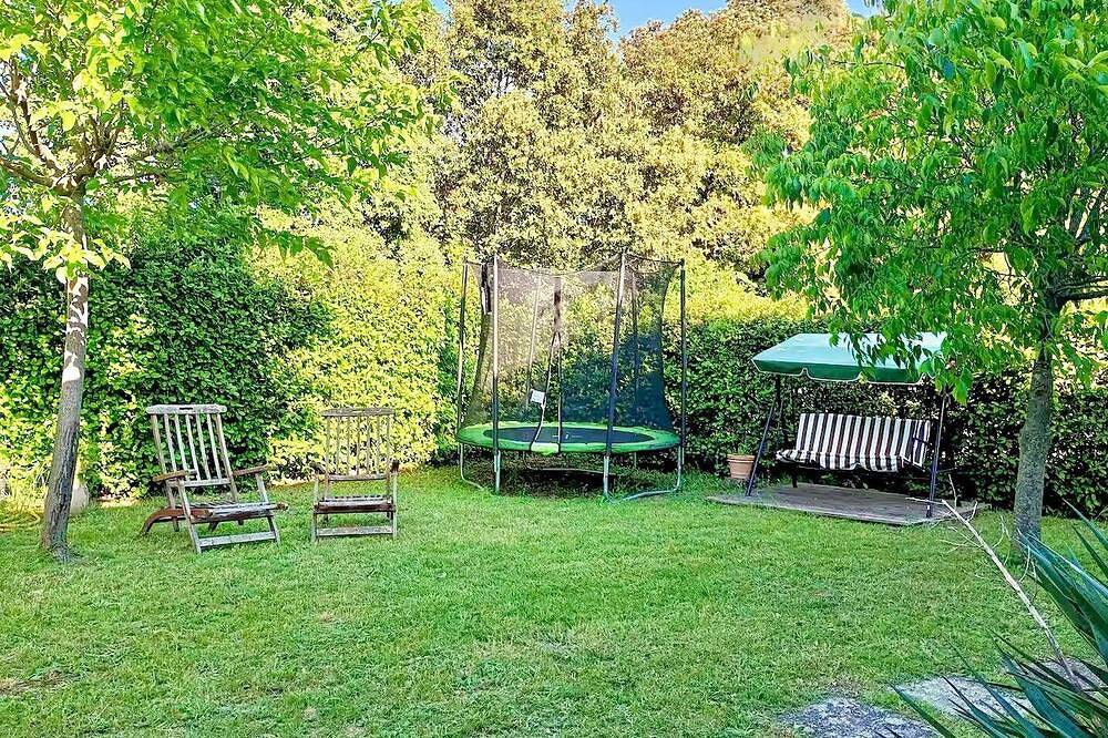 Apartamento entero, La Villa des Gardies, Medieval Charm in Vézénobres, Región de Alès