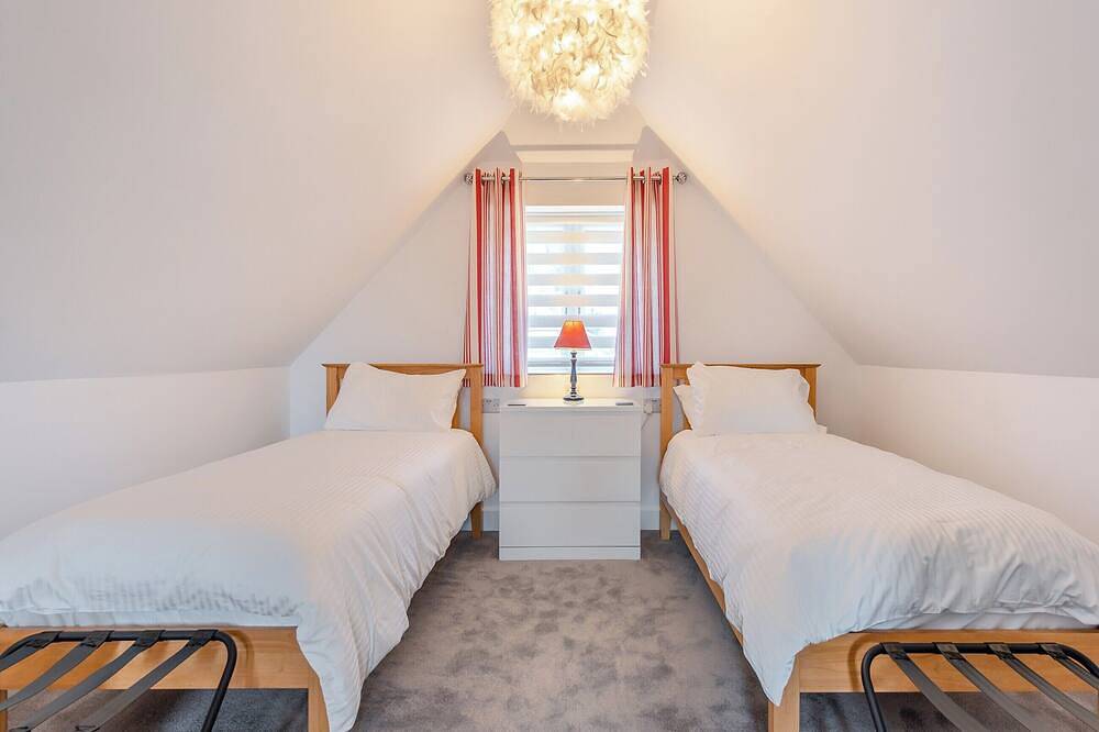 2 bedroom accommodation in Goodwick in Goodwick, Pembrokeshire