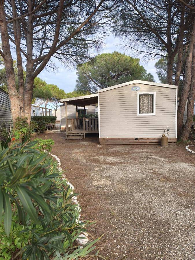 Camping pour 6 personnes, avec terrasse ainsi que vue et piscine à Le Barcarès - 3