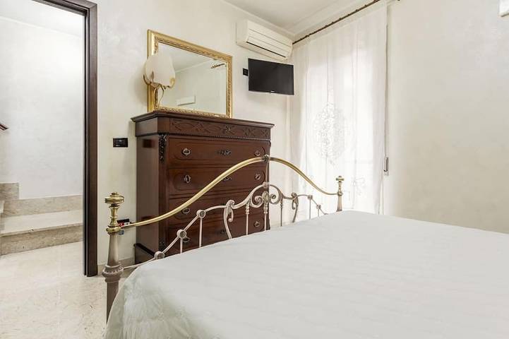 Magnifica villa per 6 persone con A/C, WIFI, TV e balcone in Partinico, Provincia di Palermo