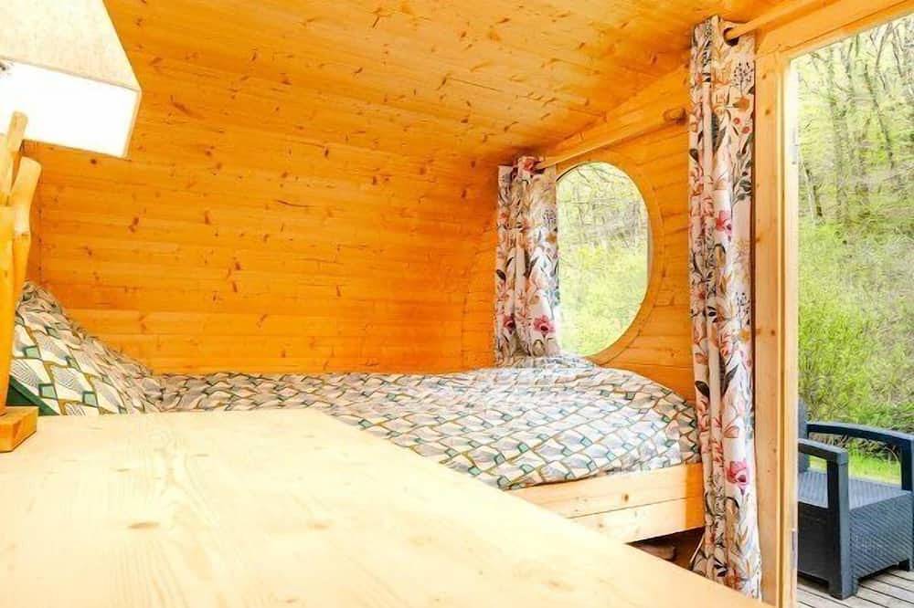 Zecamping 3* piscine chauffée sauna jacuzzi chalet 8m2 2 pers in Huelgoat, Châteaulin und Umgebung