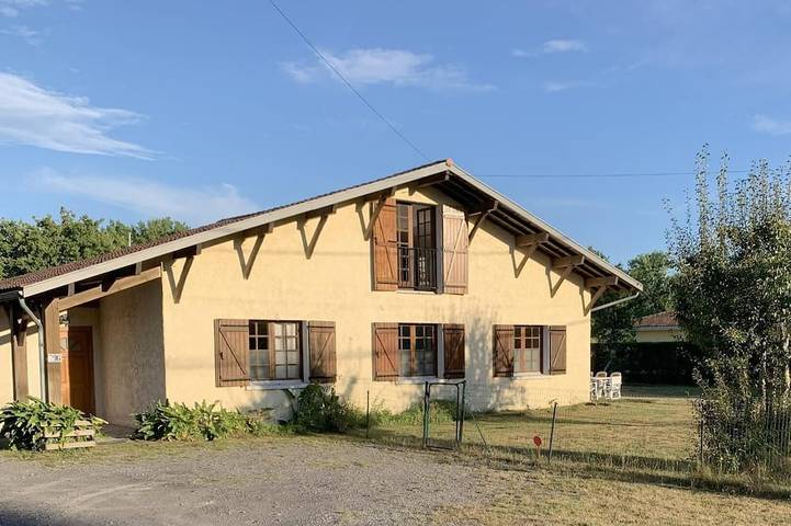 Location de vacances pour 14 personnes, avec jardin à Biscarrosse