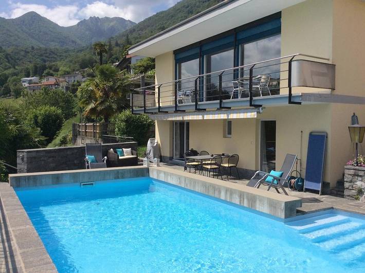 Ferienhaus für 5 Personen, mit Seeblick und Pool sowie Ausblick und Garten im Tessin - 2