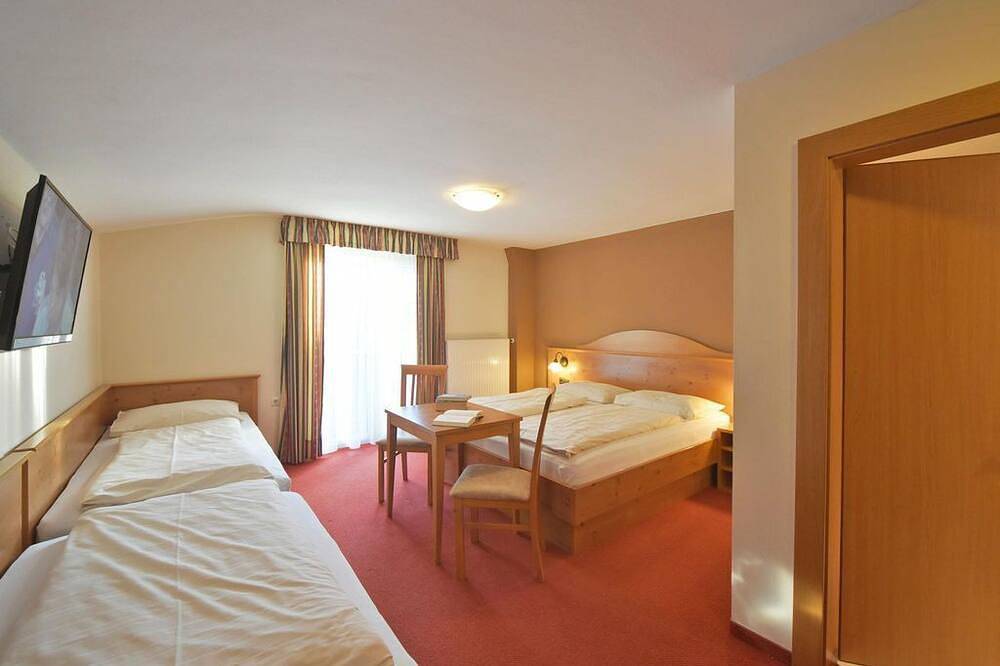 Doppelzimmer mit Balkon - Pension Piovesan in Karawanken und Bachergebirge, Finkenstein am Faaker See
