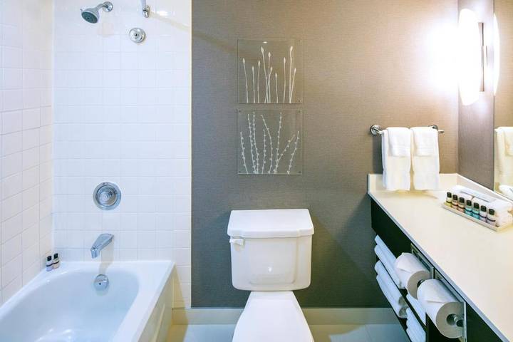 Hôtel pour 4 personnes, avec jacuzzi ainsi que sauna et terrasse à Halifax - 2