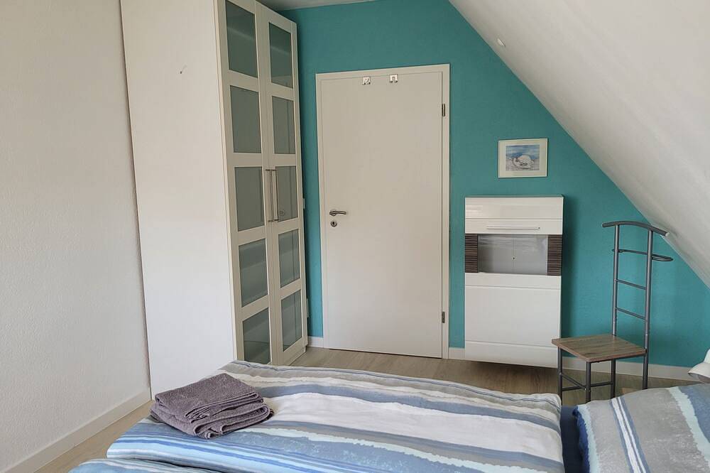Ganze Wohnung, Ferienwohnung Skrebbas - Ferienwohnung Dachgeschoss in Groß Kordshagen, Stralsund Umland