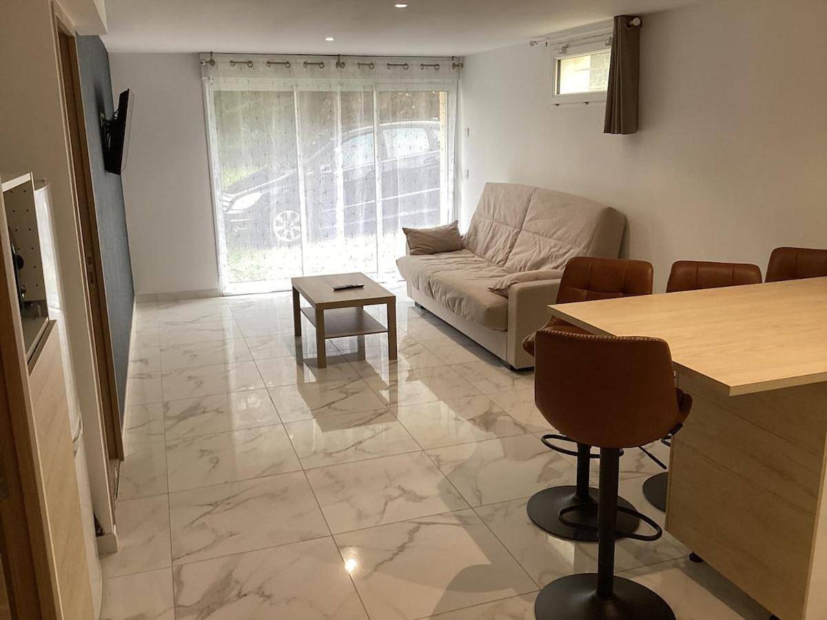 Appartement entier, Independent apartment for 4 people in house in Janzé, Région de Rennes