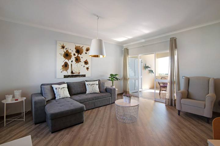 Gîte pour 6 personnes, avec balcon ainsi que bassin pour enfant et jardin à Guia - 3