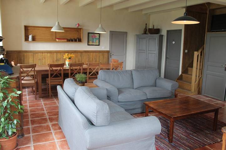 Gîte pour 15 personnes, avec terrasse ainsi que vue sur le lac et jardin à Champs-sur-Tarentaine-Marchal - 4