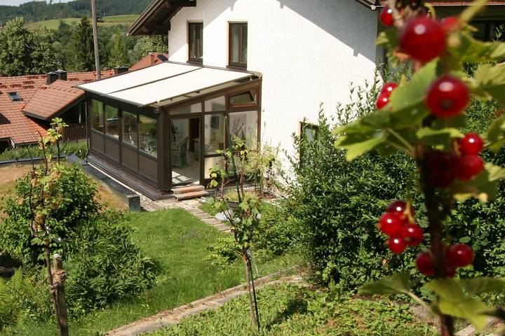 Ferienhaus für 6 Personen, mit Terrasse und Garten sowie Seeblick in Blaichach