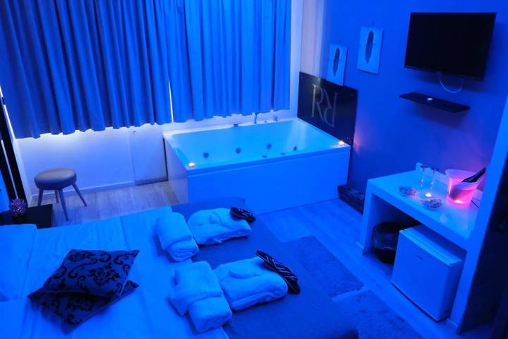 Location de vacances pour 2 personnes, avec piscine ainsi que vue et sauna, animaux acceptés dans Mercato - 4