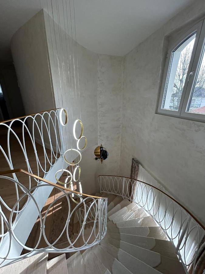 Location de vacances pour 15 personnes, avec terrasse à Le Plessis-Trévise