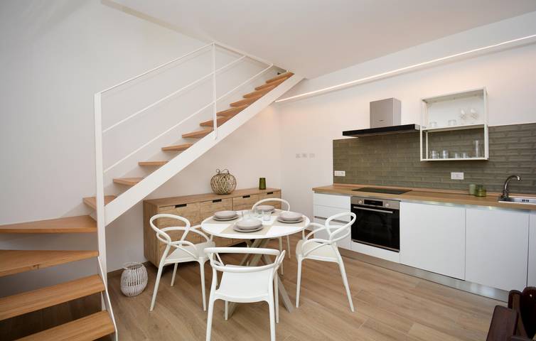 Sea View Apartment with Terrace & WiFi, 800m to Beach in Spiaggia di Caucana, Santa Croce Camerina