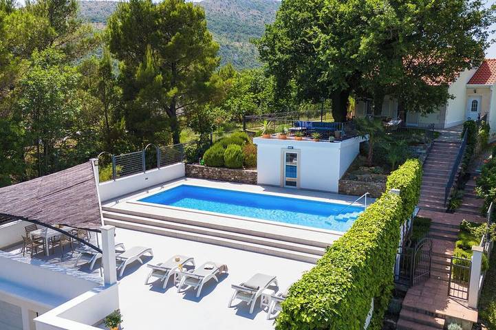 Villa for 8 personer, med have og jacuzzi samt sauna - 1