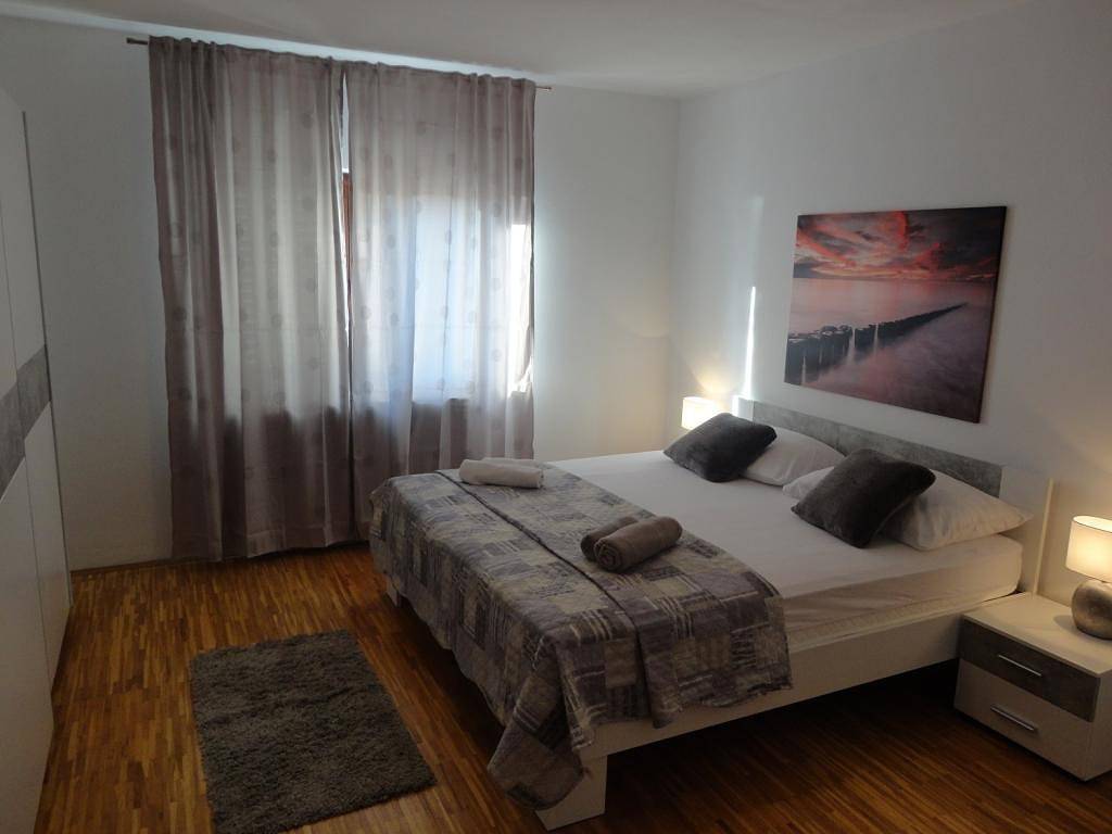 Ganze Wohnung, Apartment mit Gemeischaftspool in Stanici, Omis-Riviera