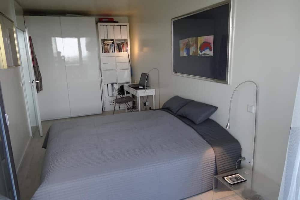 Entire apartment, Oasis at Olympiapark - quiet 2 room apartment, near center, Oktoberfest, fair in Munich Milbertshofen, Munich