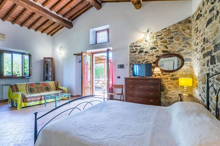 Pino di Sopra in Castelnuovo di Val di Cecina, Riserva Naturale di Monterufoli