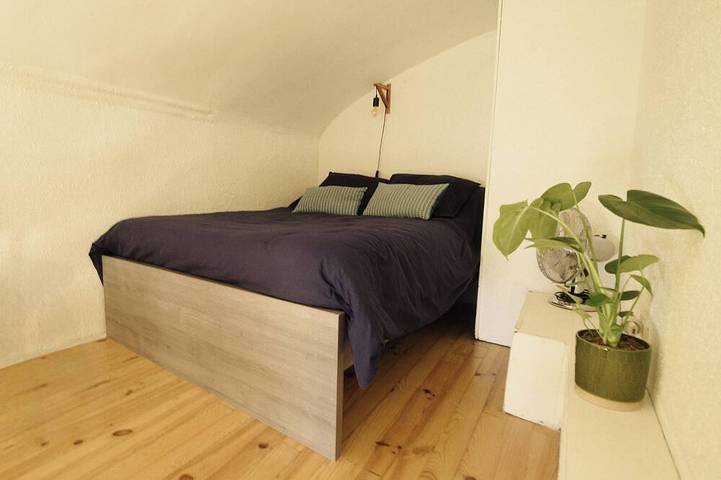 Entire apartment, Apartment in Aubenas town center, cozy style, office, internet, netflix in Aubenas, Ardèche