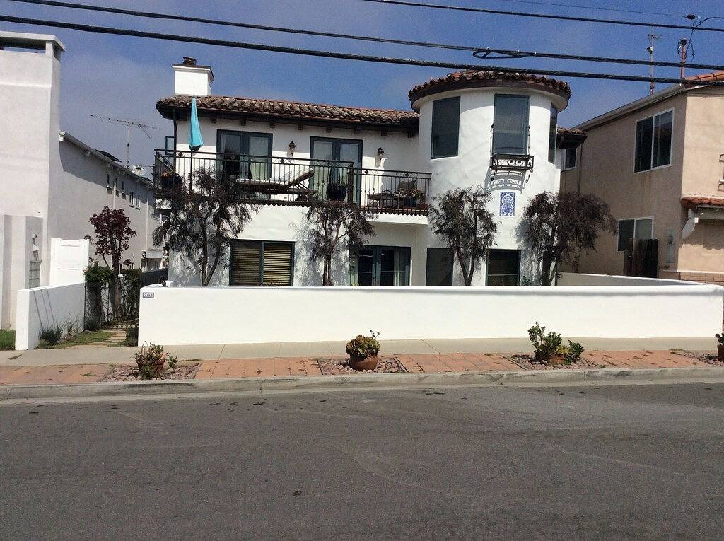 Custom Spanish Mediterranean Villa with Ocean Views in Hermosa Beach, Los Angeles County